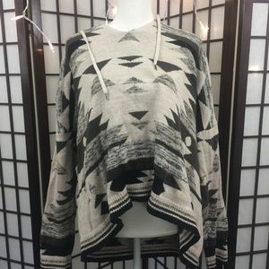 American Eagle Aztec Pattern Super Cozy Poncho